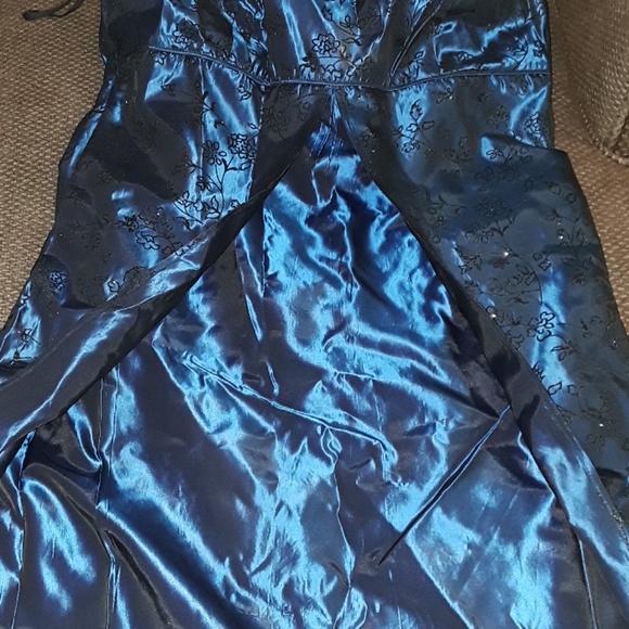 Stunning Dress - Picture 8 of 8